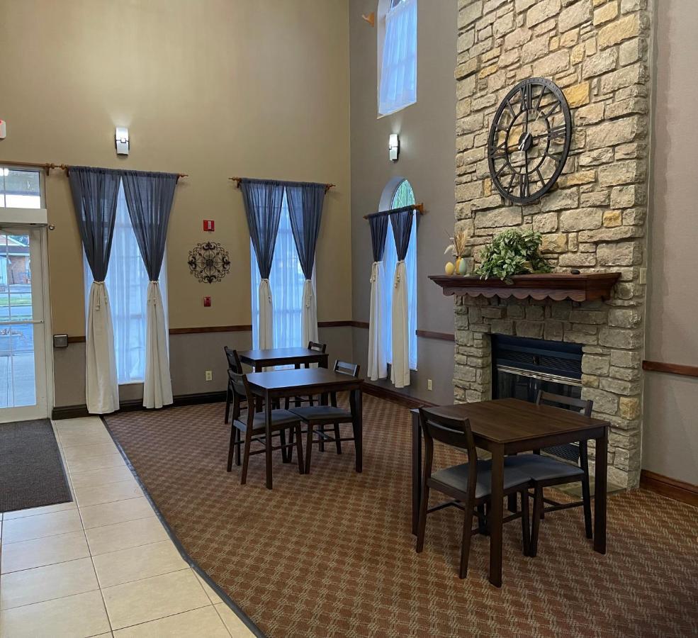 Connersville The Woodridge Inn מראה חיצוני תמונה