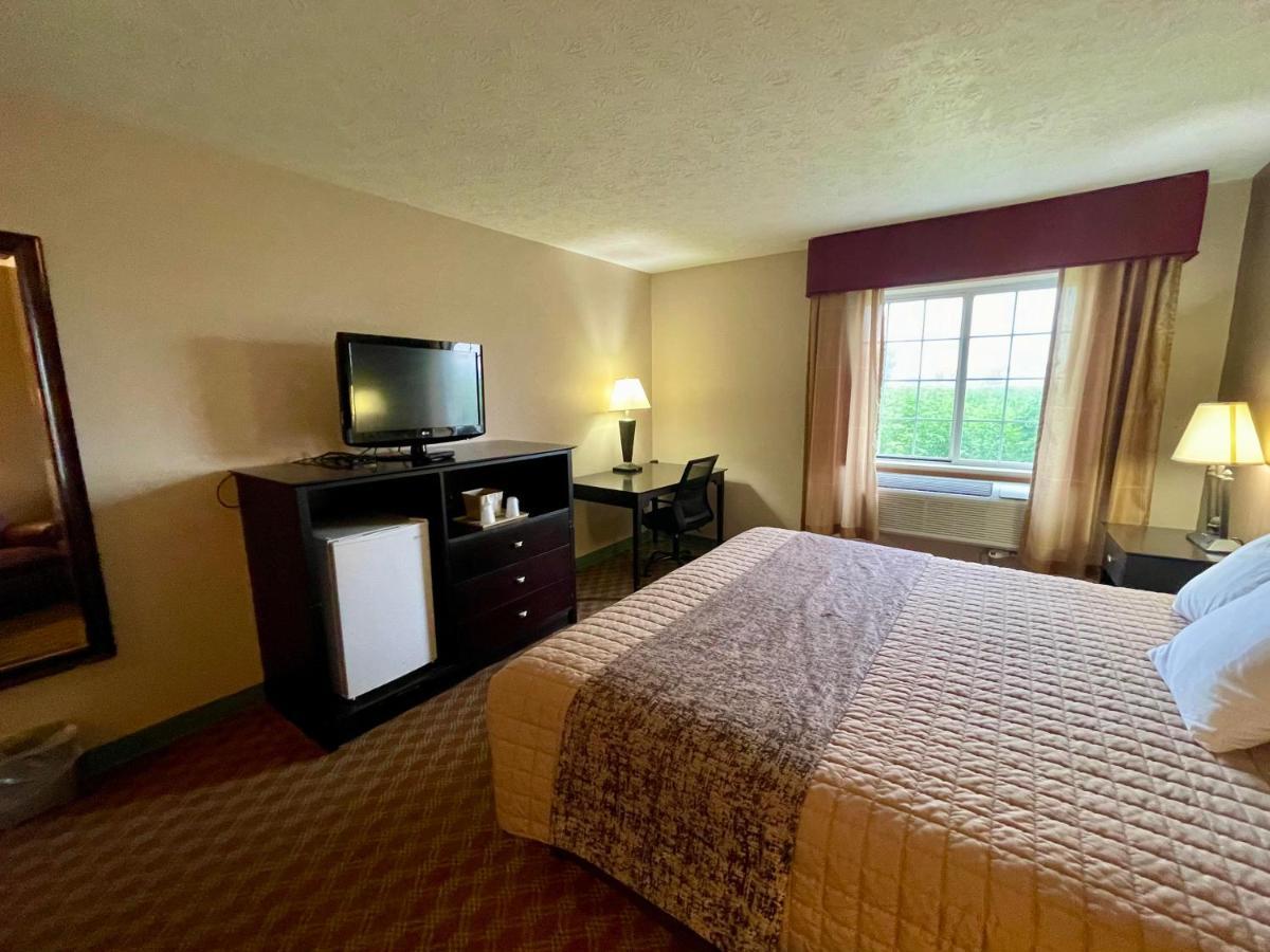 Connersville The Woodridge Inn מראה חיצוני תמונה