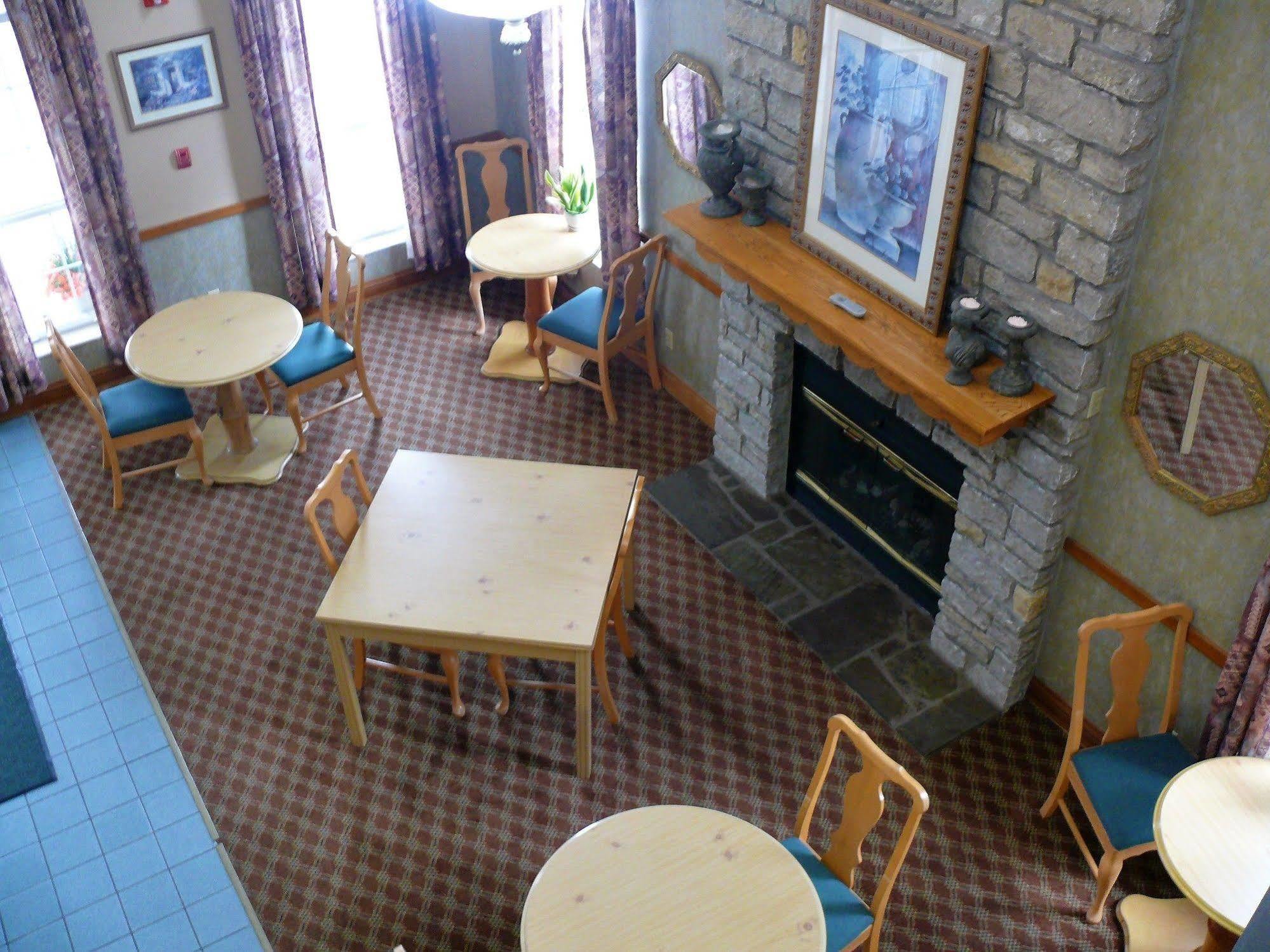 Connersville The Woodridge Inn מראה חיצוני תמונה